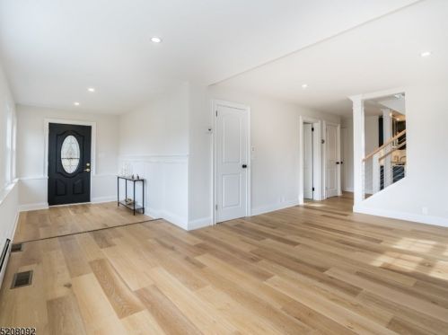 104 King George Rd, Warren NJ  07059-6955 exterior