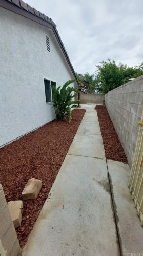 711 Montrose St, Rialto CA  92376-7820 exterior