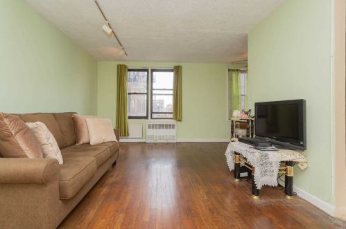 87-20 175th St, Jamaica, NY 11432-0057