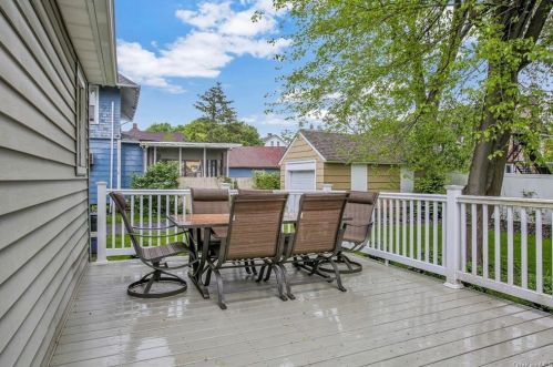 16 Prospect Ave, Middletown NY 10940-4117 exterior