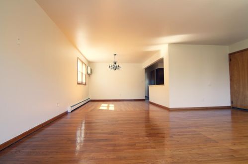 11 Gregg Ln, Bayonne NJ  07002-3706 exterior