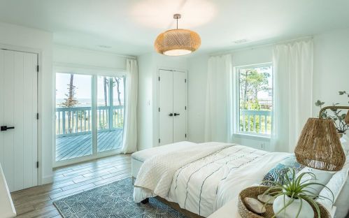 1673 Gulf Beach Dr, Saint George Island FL  32328-3107 exterior