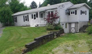 14 Crescent Dr, Fishkill, NY 12524-3202