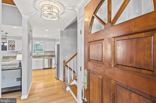 300 E St, Purcellville VA  20132-3317 exterior