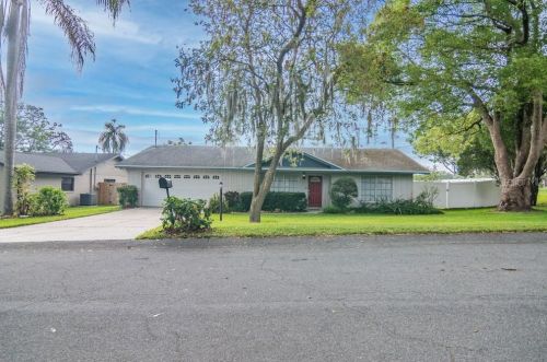 4626 Grovecrest Dr, Lakeland FL  33813-2440 exterior