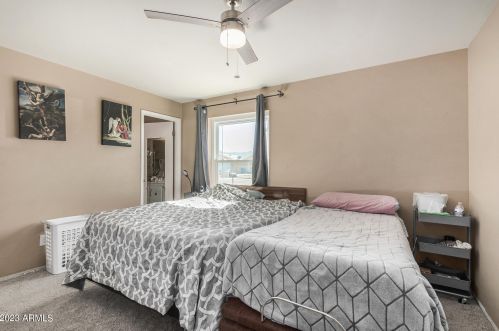 4938 Larkspur Dr, Glendale AZ  85304-2028 exterior