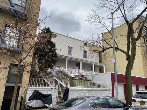32-25 30th St, Long Island City, NY 11106