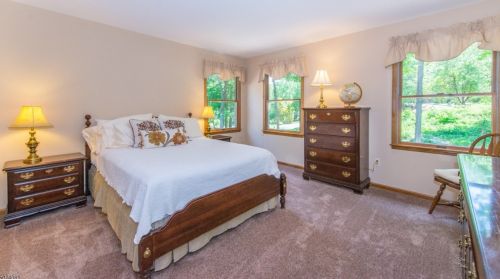 39 Pheasant Run, Kinnelon NJ  07405-3022 exterior