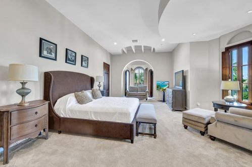 550 Alameda Ct, Marco Island FL  34145-5830 exterior