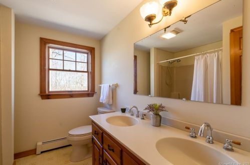 34 Cedar Hill Ln, Colchester CT  06420-4007 exterior