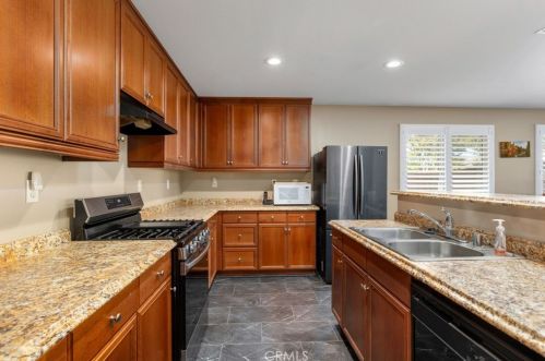 1390 Sweetpea Ln, Beaumont CA  92223-7820 exterior