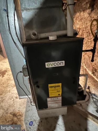 1208 Walnut St, Harrisburg PA  17103-2252 exterior