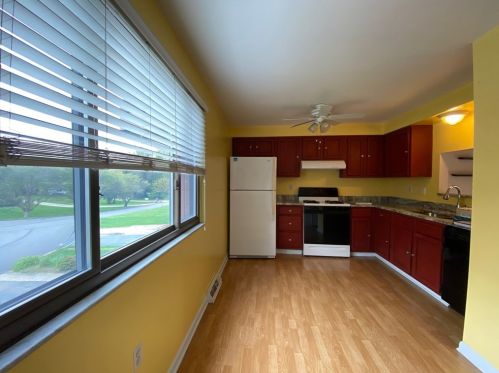 40 Freedom Dr, Bridgeville PA  15017-1421 exterior