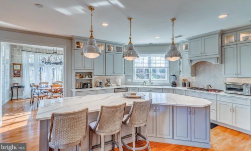 18292 St Georges Ct, Leesburg VA  20176-7421 exterior