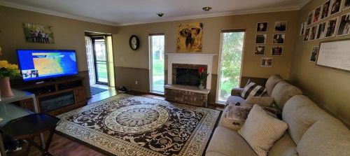 8622 Servite Dr, Milwaukee, WI 53223-2514
