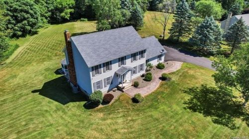 1 Overlook Dr, Washingtonville NY  10992-1041 exterior