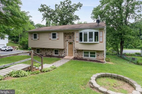 30 Black Walnut Dr, Etters, PA 17319-9736