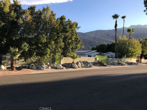 435 Chuckwalla Rd, Palm Springs, CA 92262-4611
