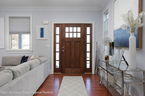82 Cedar Ave, Red Bank, NJ 07704