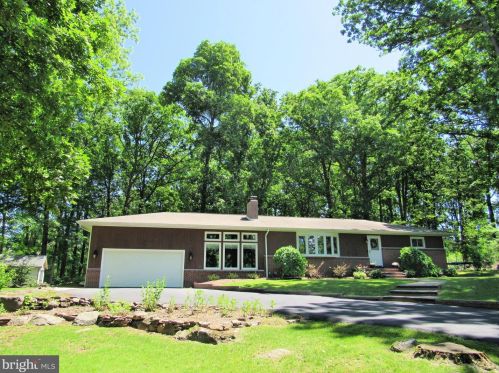 59 Cepp Rd, Perkiomenville, PA 18074-9697