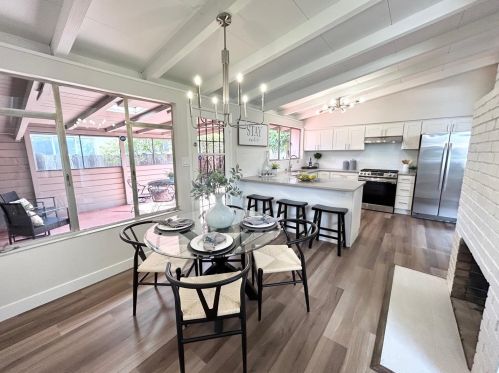 702 Lakebird Dr, Sunnyvale CA  94089-2530 exterior