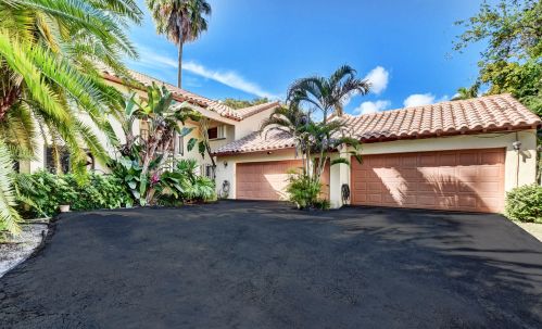 17 Via Lago, Boynton Beach, FL 33435-2820
