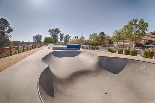 19515 Palomar St, Lake Elsinore CA  92530-6393 exterior