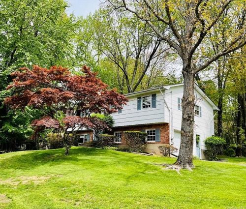 55 Waters Edge, Congers, NY 10920-2118