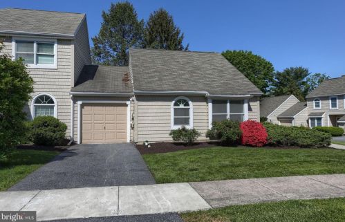 205 Crescent Dr, Swatara PA  17033-2335 exterior