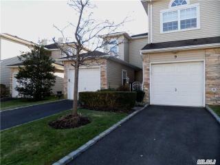 9 Windwatch Dr, Hauppauge NY  11788-3345 exterior