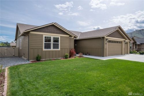 572 Circle St, Wenatchee WA  98801-3243 exterior