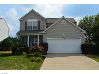 1058 Ledgestone Dr, Wadsworth, OH 44281-8136