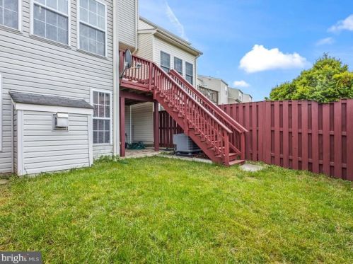 11740 Batley Pl, Woodbridge VA  22192-8403 exterior