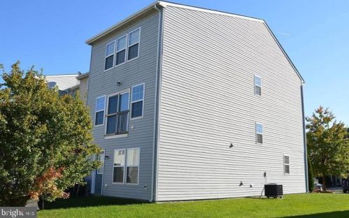 30 New Gate Ct, Falling Waters WV  25419-9418 exterior