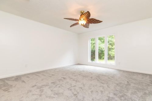 11 Oldham Rd, Raymond NH  03077-1609 exterior