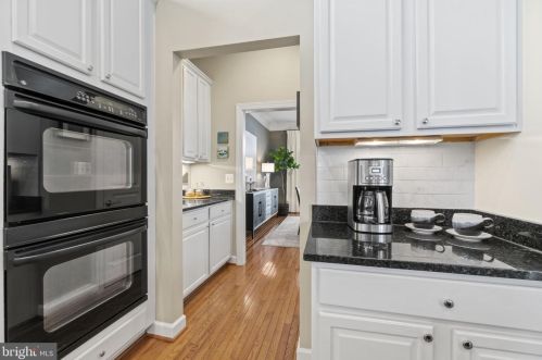 9012 Virginia Ter, Lorton VA  22079-3251 exterior