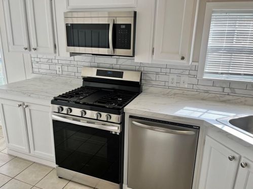 87 Lear Dr, Coventry RI  02816-4016 exterior