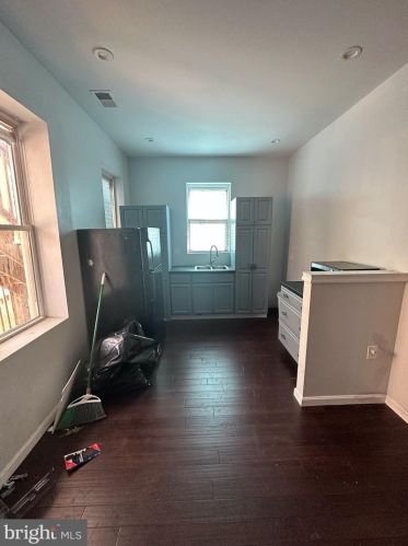 2701 Capitol St, Washington DC 20002-1017 exterior