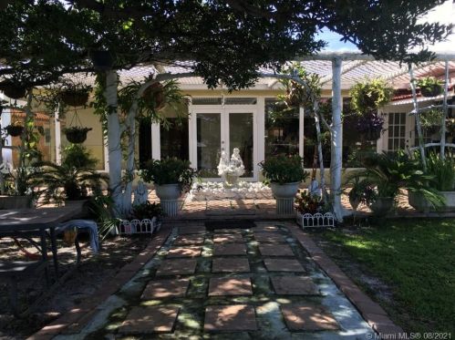 760 80th St, Hialeah FL  33014-4132 exterior