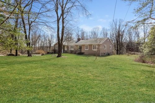54 Ball Pond Rd, Danbury, CT 06811-2852