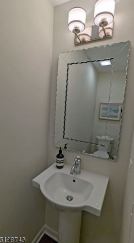 48 Cambridge Rd, Bedminster NJ  07921-1609 exterior