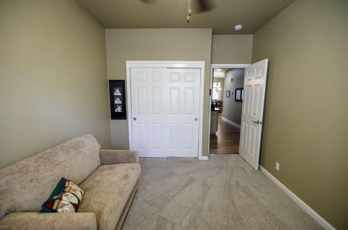 1955 Tuolumne Rd, Turlock CA  95382-8912 exterior