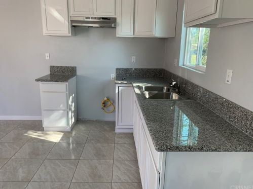 1016 Cannon Ave, Bakersfield, CA 93307-3411