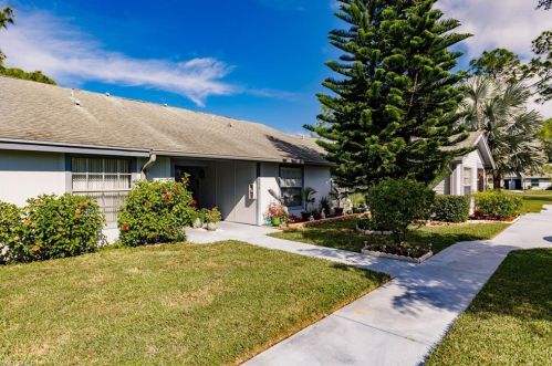 10550 Quincy Ct, Lehigh Acres, FL 33936-7243