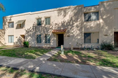 4447 Solano Dr, Glendale, AZ 85301-6311