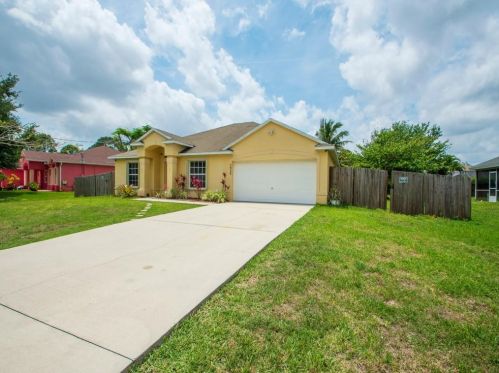 5920 Conus St, Fort Pierce, FL 34986-4231