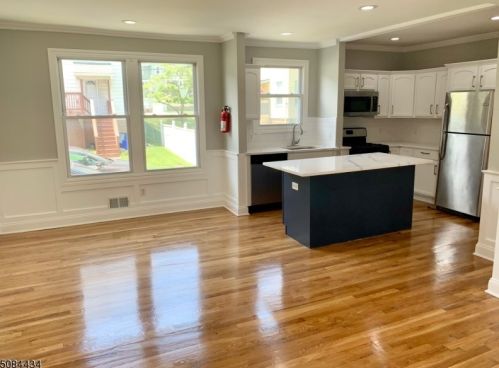 6 Tichenor Pl, Montclair NJ  07042-2429 exterior