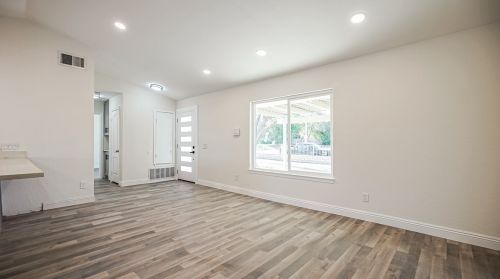11501 Low Chaparral Dr, Victorville CA  92392-9566 exterior