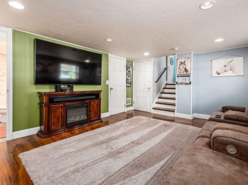 2673 Brunswick Dr, Darbydale OH  43123-2121 exterior