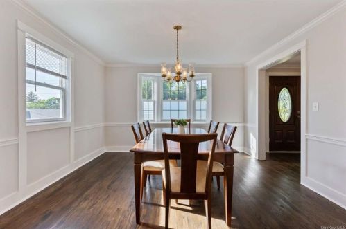 20 Disbrow Ln, New Rochelle NY  10804-3209 exterior